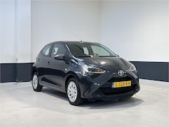 Toyota Aygo - 1.0 VVT-i x-play Automaat | 1 Eig | NL Apple Carplay/ Android Auto| Navigatie | Camera|