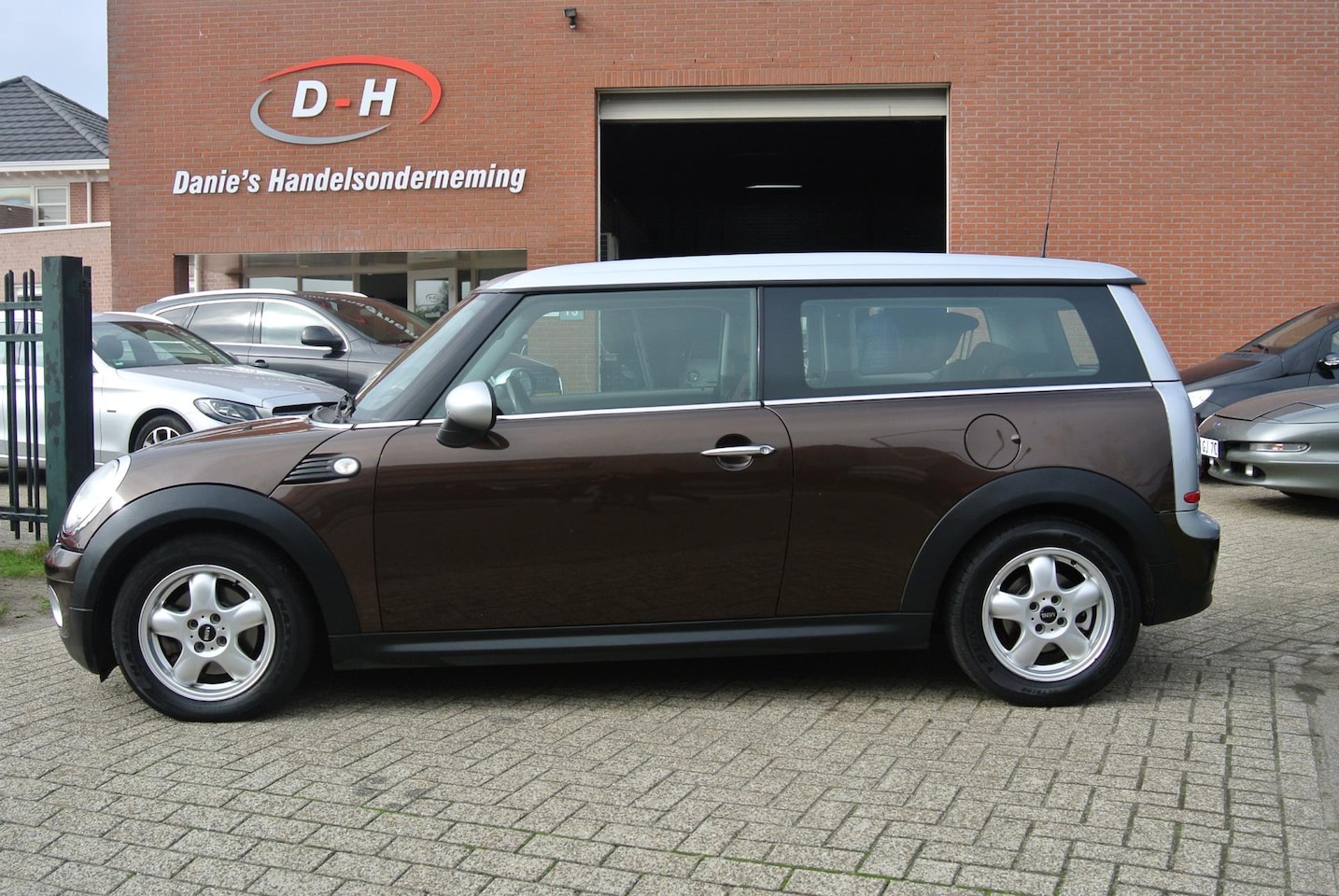 MINI Clubman - Mini 1.6 Cooper Pepper airco panoramadak inruil mogelijk nap - AutoWereld.nl