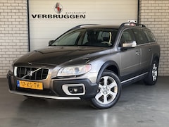 Volvo XC70 - 3.2 Summum | YOUNGTIMER | 17" LMV | Leder | Trekhaak | Memory | Navi | PDC V+A | All-in pr