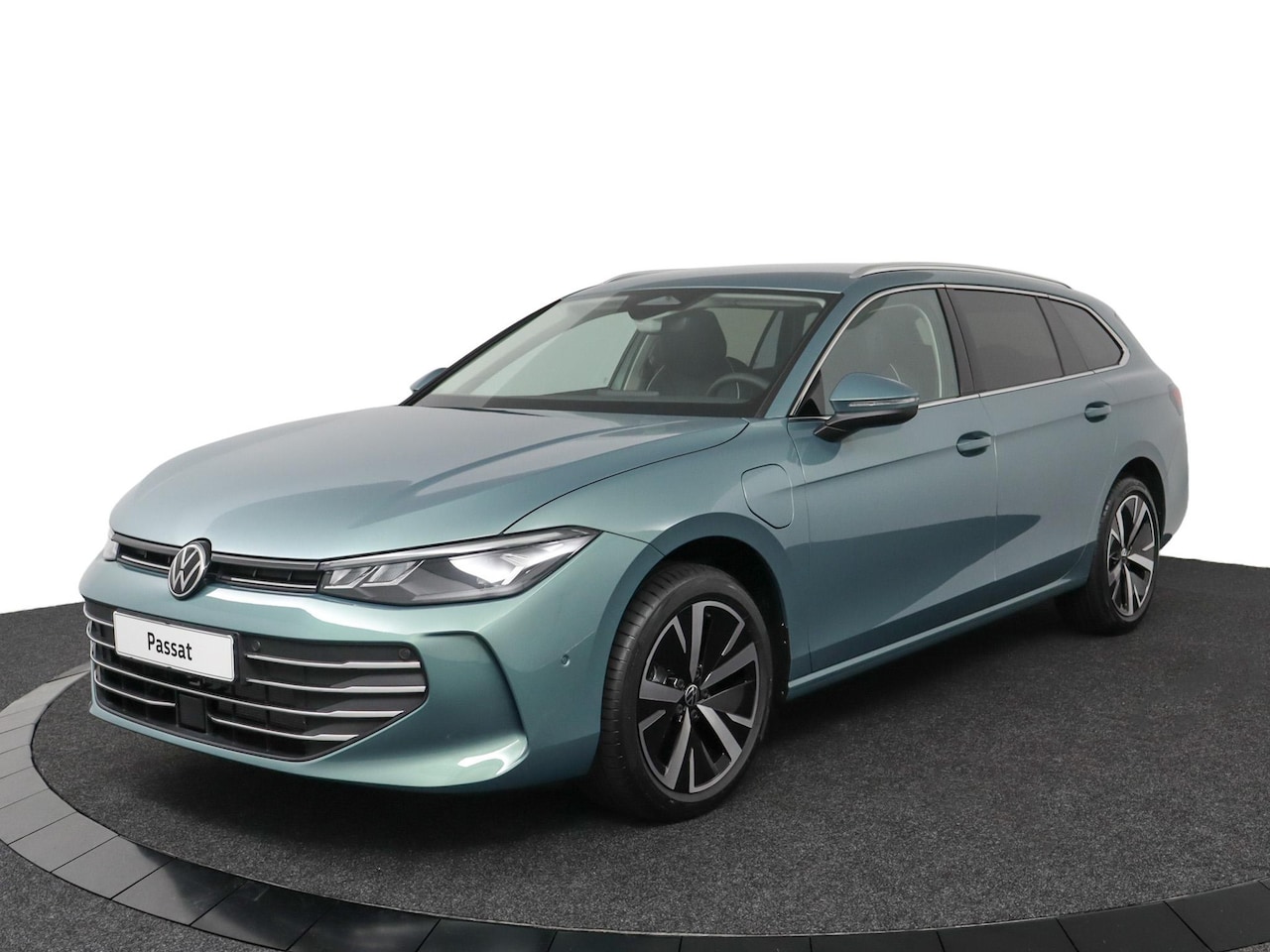 Volkswagen Passat Variant - Business 1.5 eHybrid 150 kW / 204 pk Variant 6 ver - AutoWereld.nl