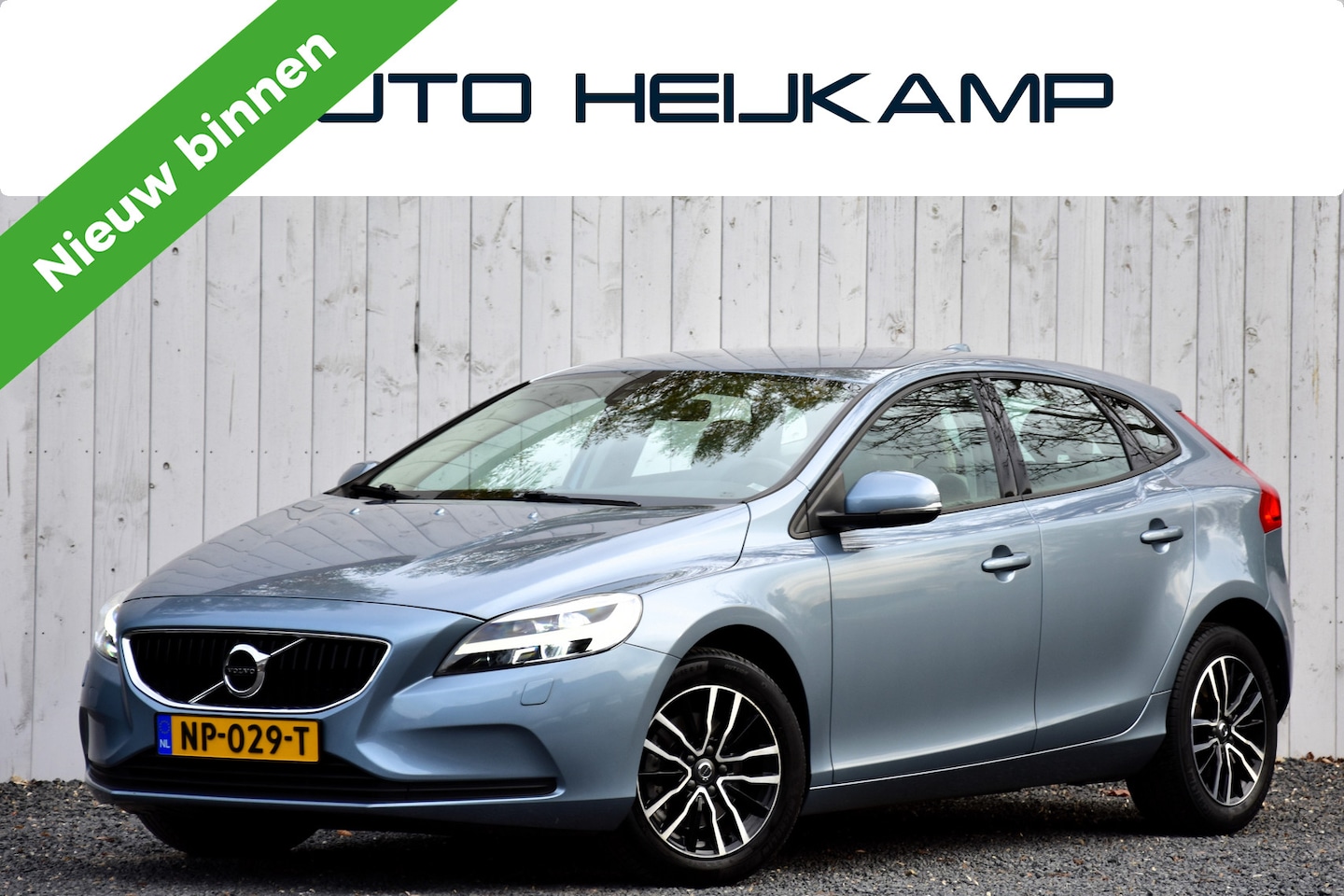 Volvo V40 - 2.0 T2 Momentum | Led | NL-Auto | Dealeronderhouden | - AutoWereld.nl