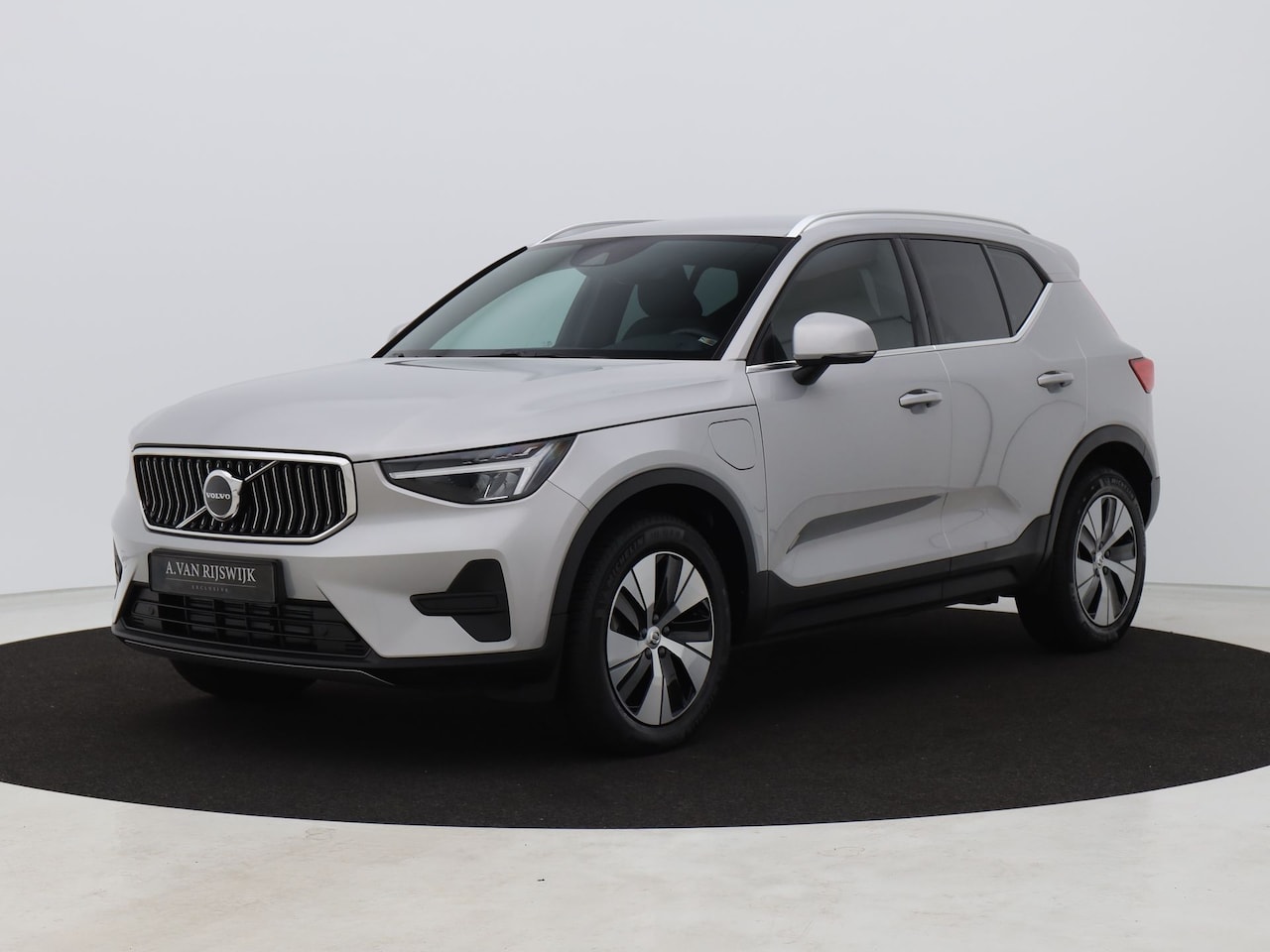 Volvo XC40 - 1.5 T4 Plug-in hybrid Core Bright | CAMERA | KEYLESS - AutoWereld.nl