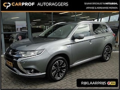 Mitsubishi Outlander - 2.0 PHEV 4WD Prestige + | Schuifdak | Leer | Adaptief | Instyle+