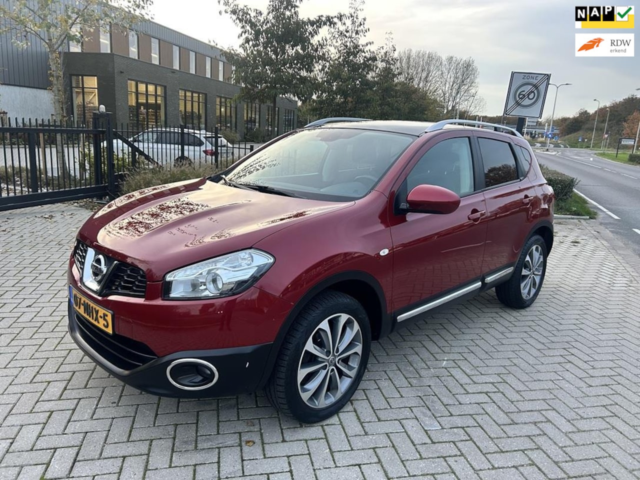 Nissan Qashqai - 2.0 Connect Edition AUTOMAAT! PANORAMA! NAVI! 111638! NAP! - AutoWereld.nl