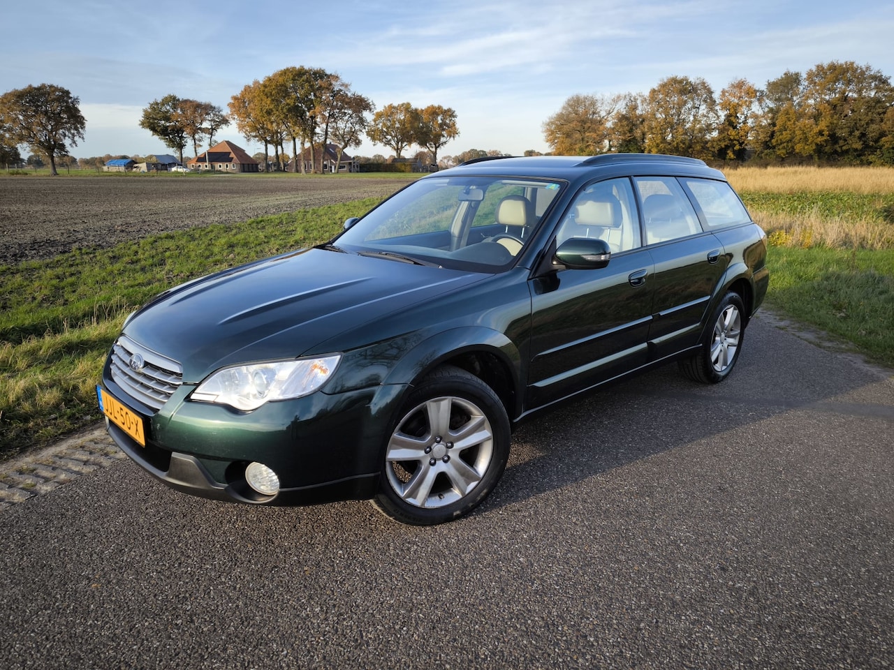 Subaru Legacy Touring Wagon - 2.5i Comfort Pack OUTBACK - AutoWereld.nl