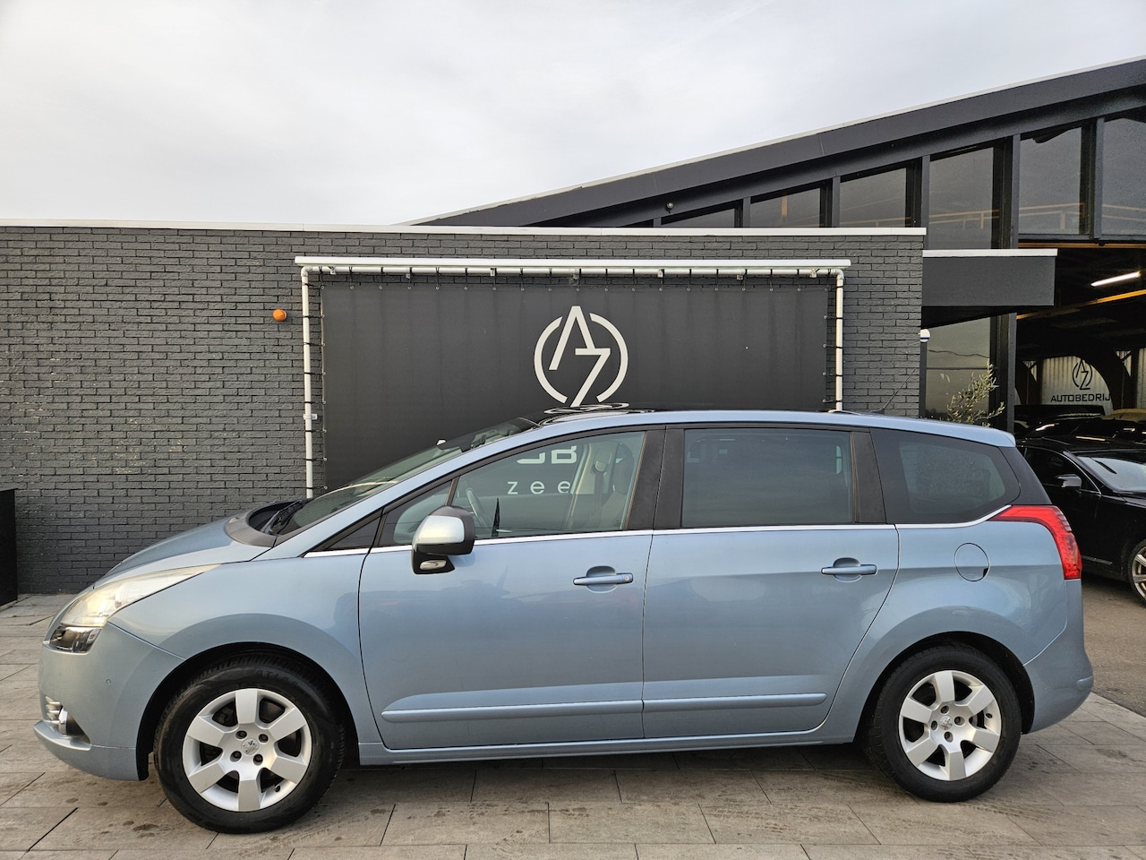 Peugeot 5008 - 1.6 THP Blue Lease Executive 7p. *AC*Pano* - AutoWereld.nl