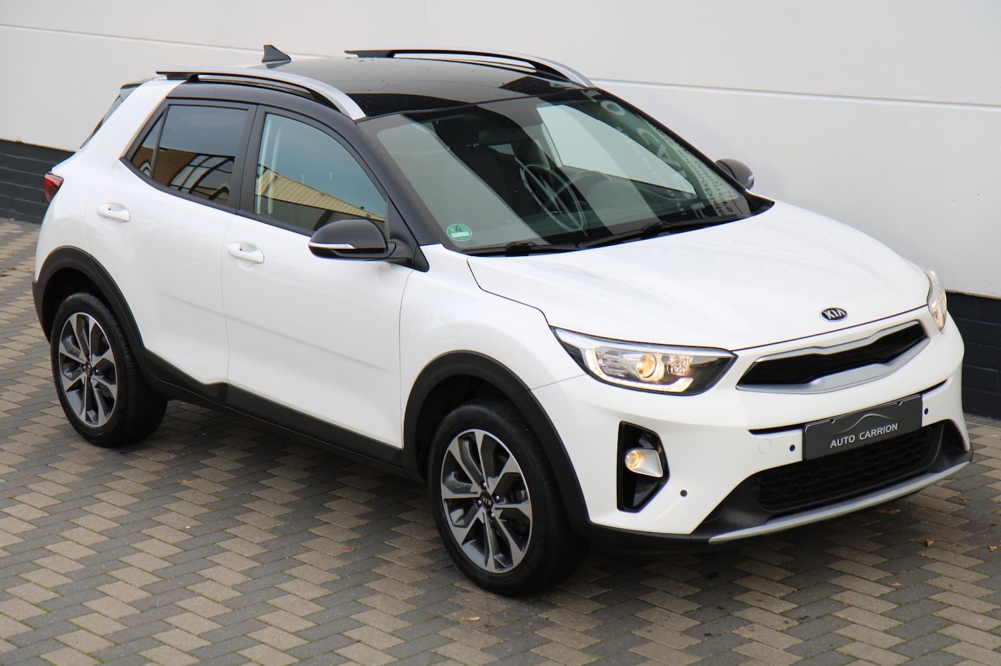 Kia Stonic - 1.0 T-GDi DynamicLine Automaat Carplay Camera !! - AutoWereld.nl