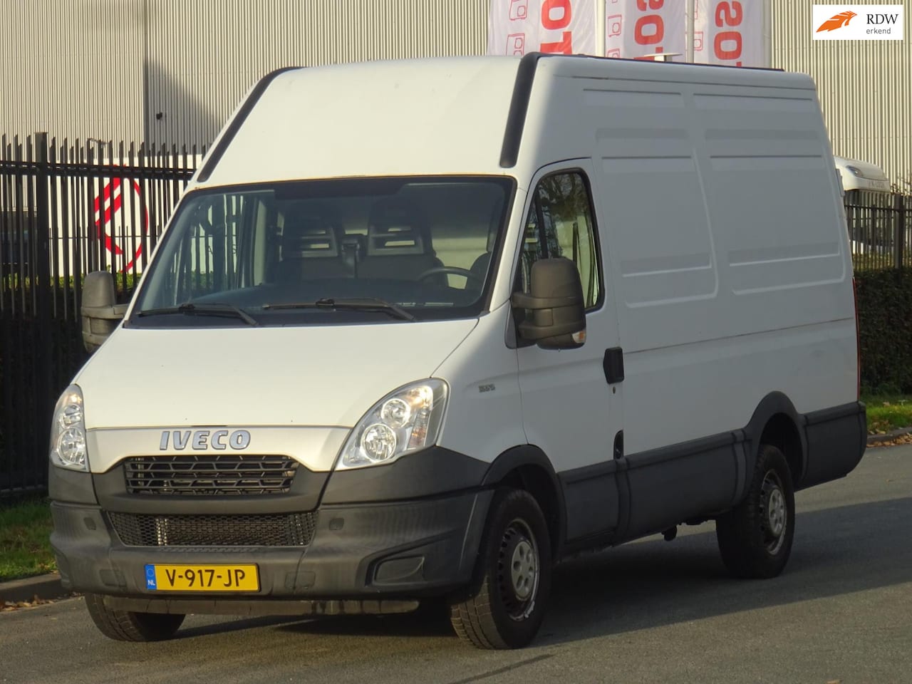 Iveco Daily - 35S15V 330 H2 3-ZITS AIRCO/TREKHAAK/APK EURO 5 - AutoWereld.nl