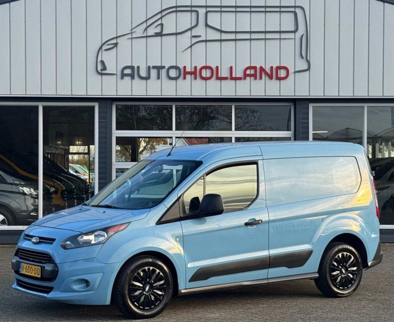 Ford Transit Connect - 1.5 TDCI 55KW 75PK EURO 6 AIRCO/ CRUISE CONTROL/ TREKHAAK/ 100% DEALERONDERHOUDEN - AutoWereld.nl