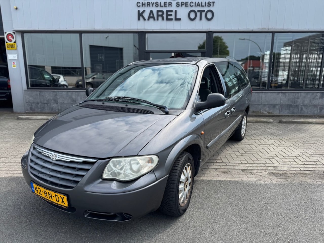 Chrysler Grand Voyager - 3.3i V6 SE Luxe 3.3i V6 SE Luxe - AutoWereld.nl