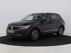Volkswagen Tiguan - 1.5 TSI 150 PK Life Business | ADAPTIVE | CARPLAY | STOEL- EN STUURVERW