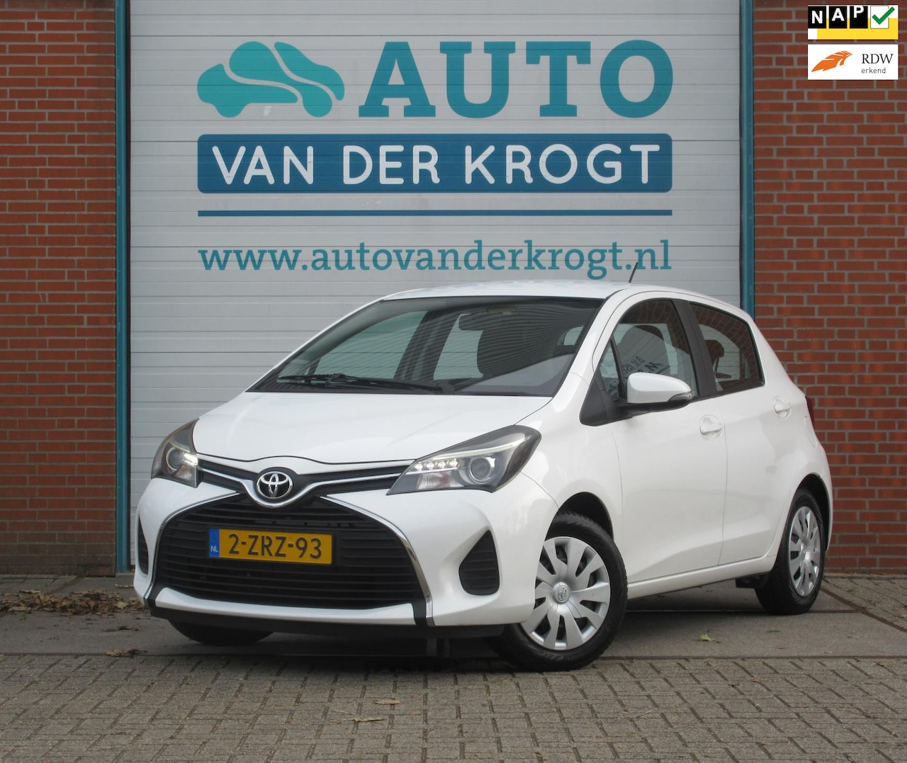 Toyota Yaris - 1.3 VVT-i Aspiration 1.3 VVT-i Aspiration, Automaat, Airco, Trekhaak, Cruise, NL auto ! - AutoWereld.nl