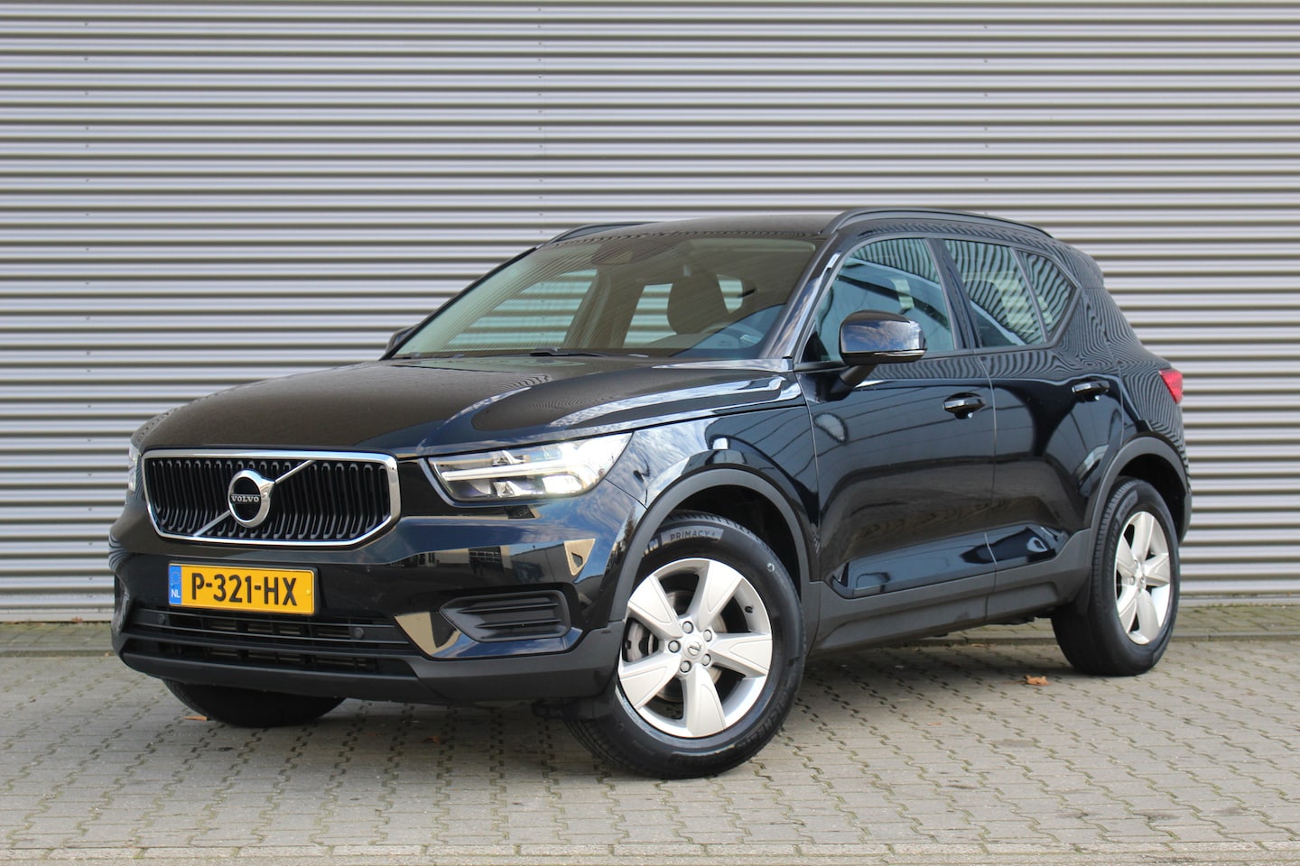 Volvo XC40 - 1.5 T2 Momentum Core Business | CarPlay | Climate & Cruise C. | Park Assist | DAB+ | 17"LM - AutoWereld.nl