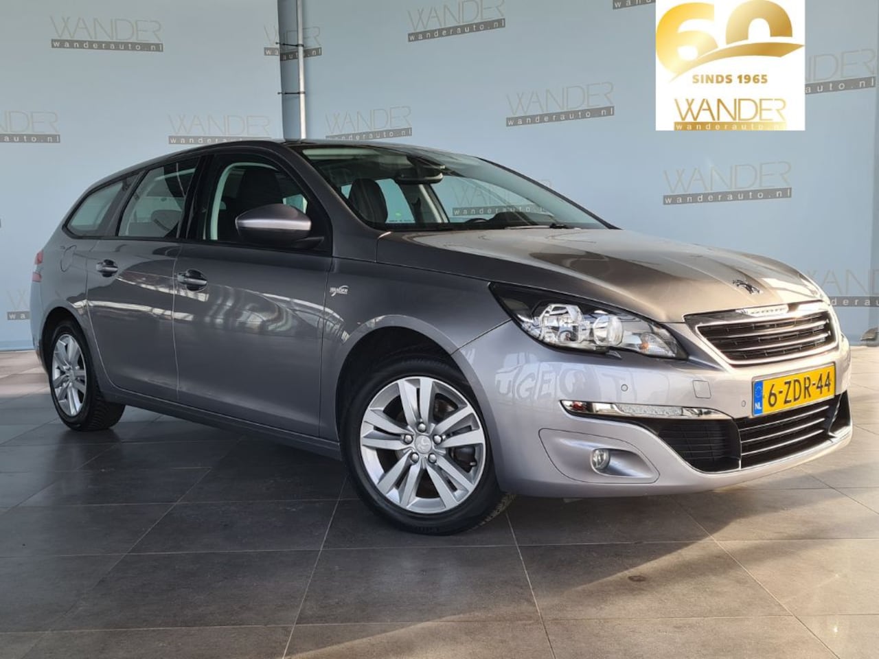 Peugeot 308 - 1.2 PureTech Active /Panoramadak/Cruise Controle/Climate Control/Camera/Navigatie - AutoWereld.nl