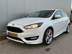 Ford Focus - 1.0 Titanium Luxe uitv, nieuwstaat