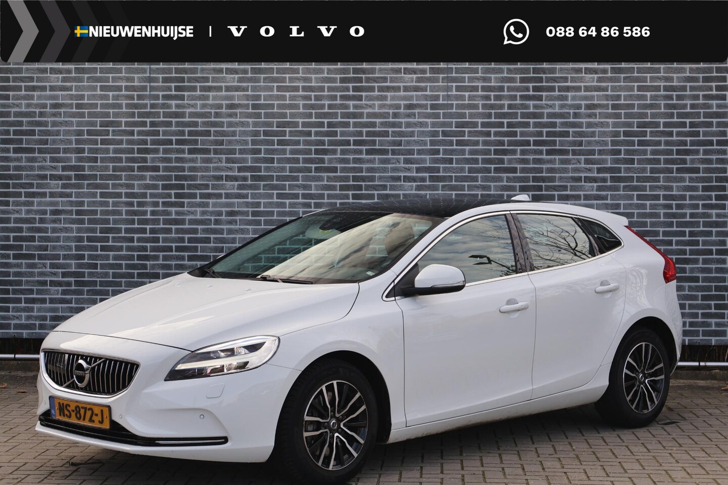 Volvo V40 - 1.5 T2 Nordic+ | Climate Control | Stoelverwarming | Afn. trekhaak | Panoramadak | Volvo G - AutoWereld.nl
