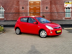 Hyundai i20 - 1.2i DynamicVersion / 1e Eigenaar / Airco / 5 Drs / Nap / Nieuwe Apk