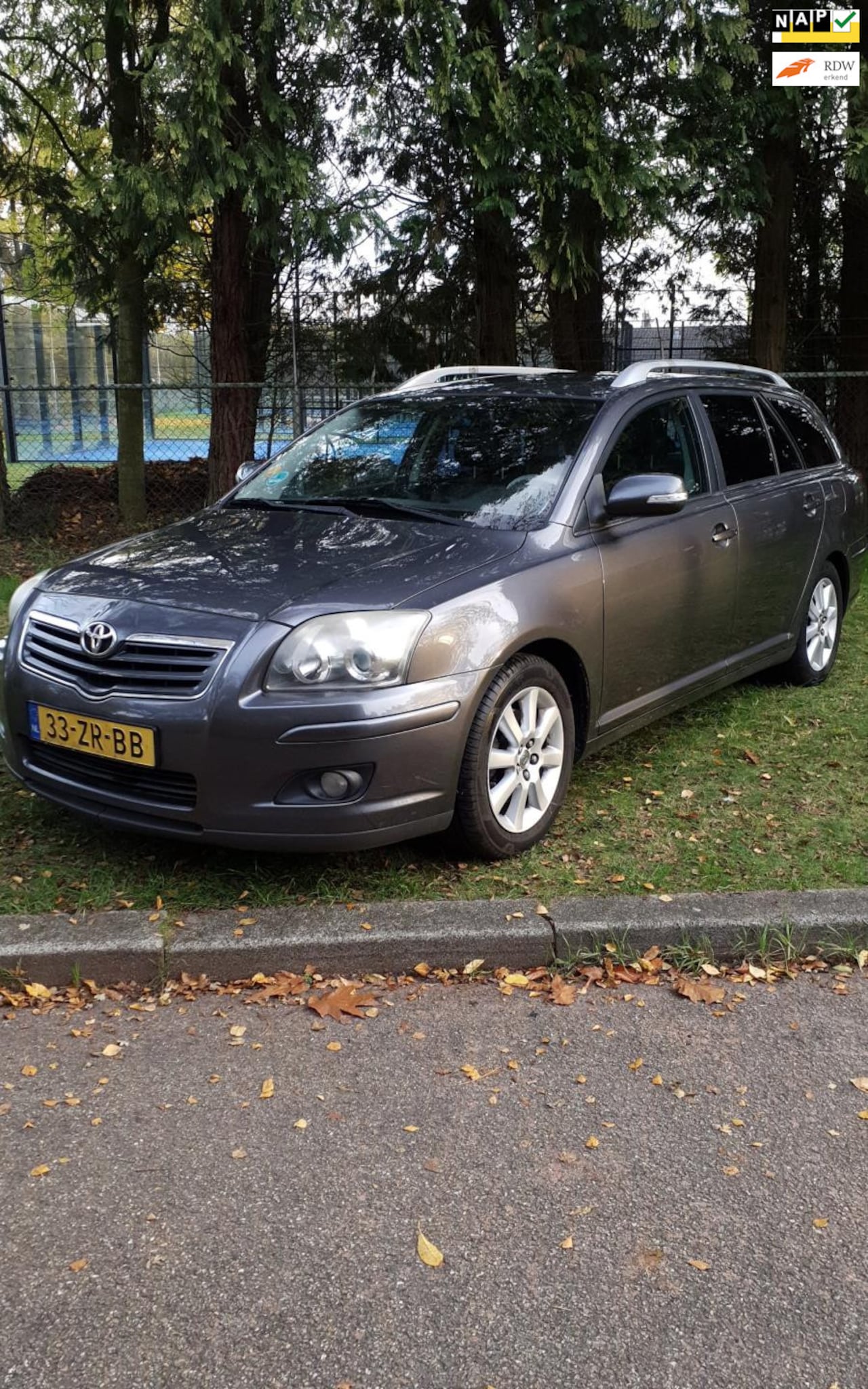 Toyota Avensis Wagon - 2.0 D-4D Executive Business 6 bak , leder - AutoWereld.nl