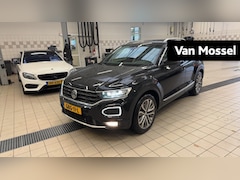 Volkswagen T-Roc - 1.5 TSI Sport | 150 PK | Automaat | Camera | Navigatie | Stoelverwarming | All Season Band