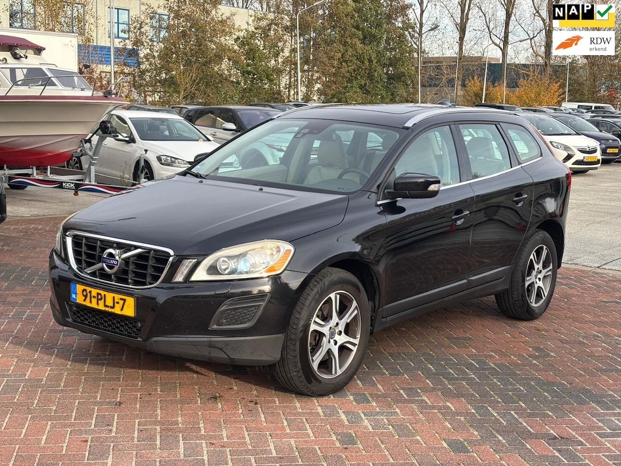 Volvo XC60 - 2.0 D3 Summum Airco! Leder! PANO! Euro5! Zwart! - AutoWereld.nl