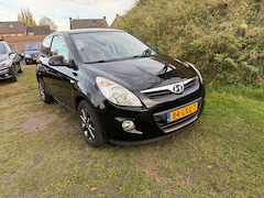 Hyundai i20 - 1.2i DynamicVersion EERSTE EIGENAAR DEALER ONDERHOUDEN AIRCO LM VELGEN