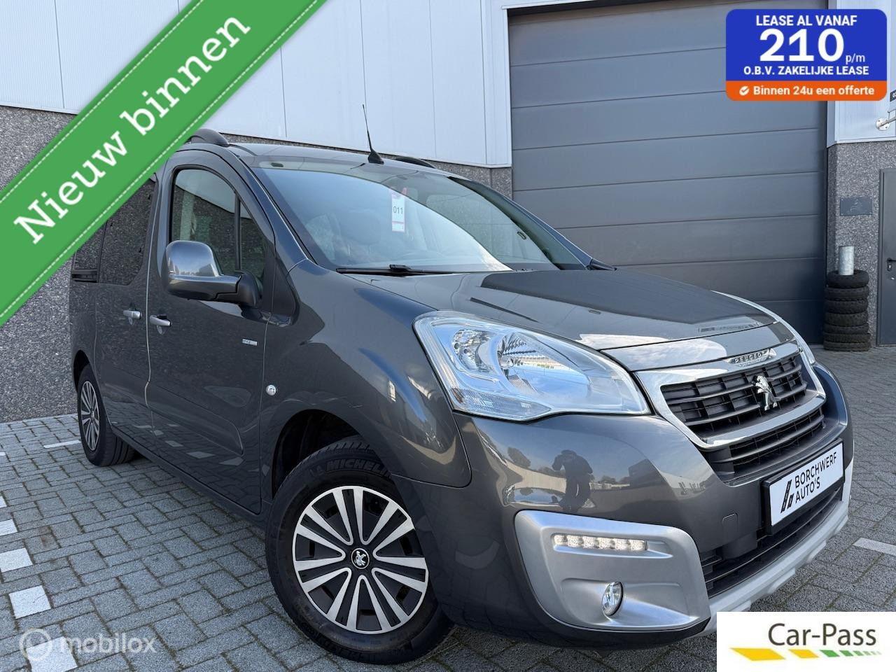 Peugeot Partner Tepee - 1.2 PureTech Allure 1.2 PureTech Allure - AutoWereld.nl