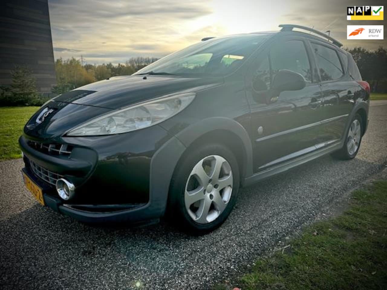 Peugeot 207 SW Outdoor - 1.6 VTi XS 1.6 VTi XS, PANORAMADAK, AIRCO, OUTDOOR UITVOERING, APK. - AutoWereld.nl