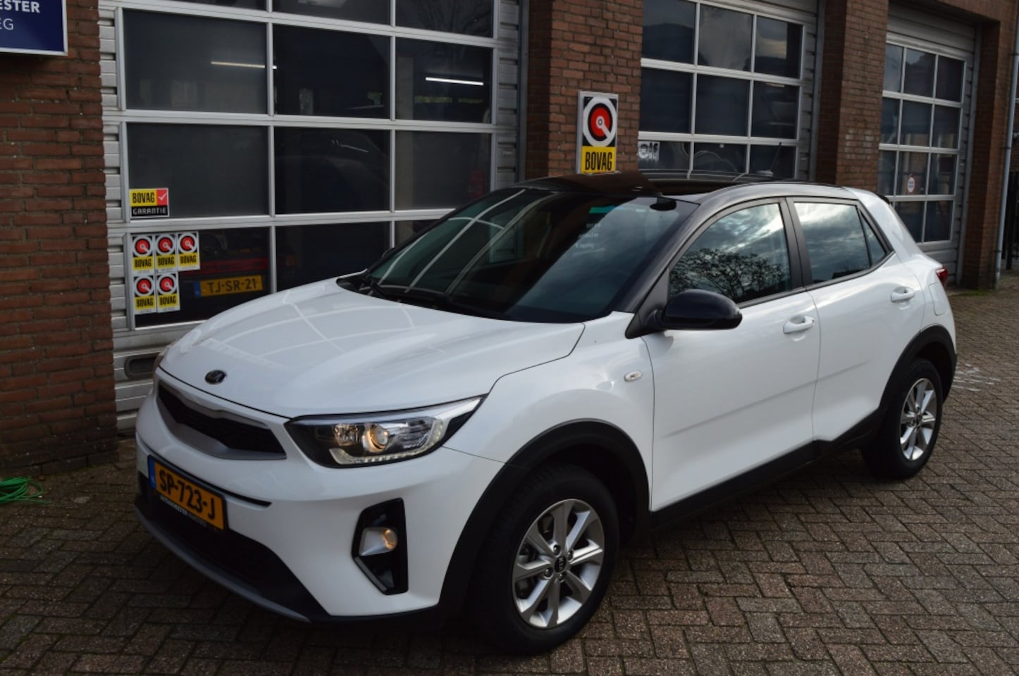 Kia Stonic - Airco, Navigati 1.2 MPi C.Pl.L. Nav. - AutoWereld.nl