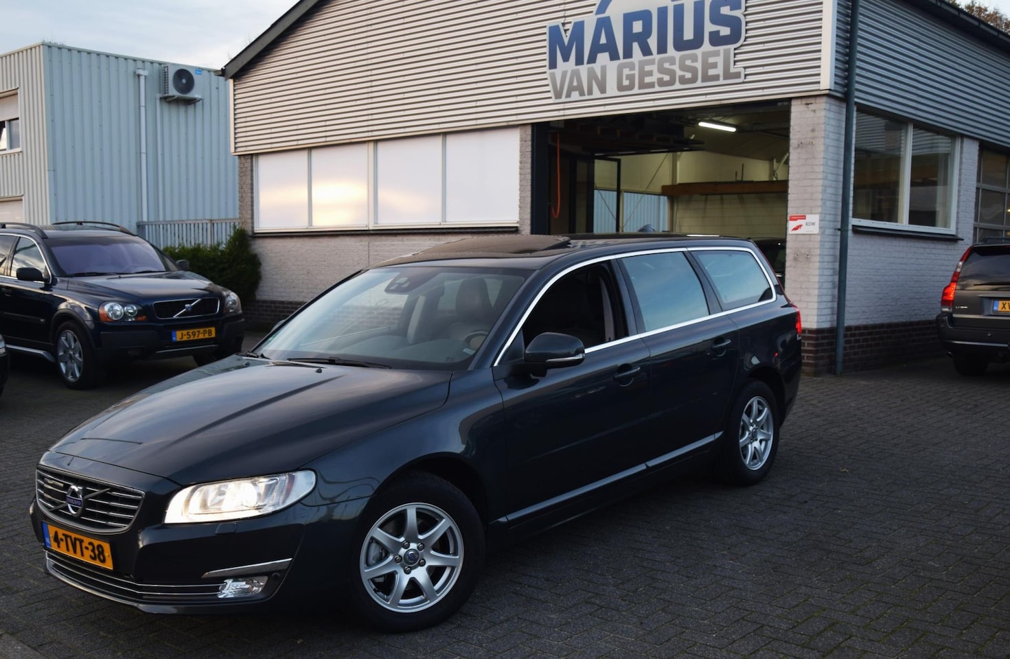 Volvo V70 - 2.0 D4 Summum Savile Gray 181 pk - AutoWereld.nl