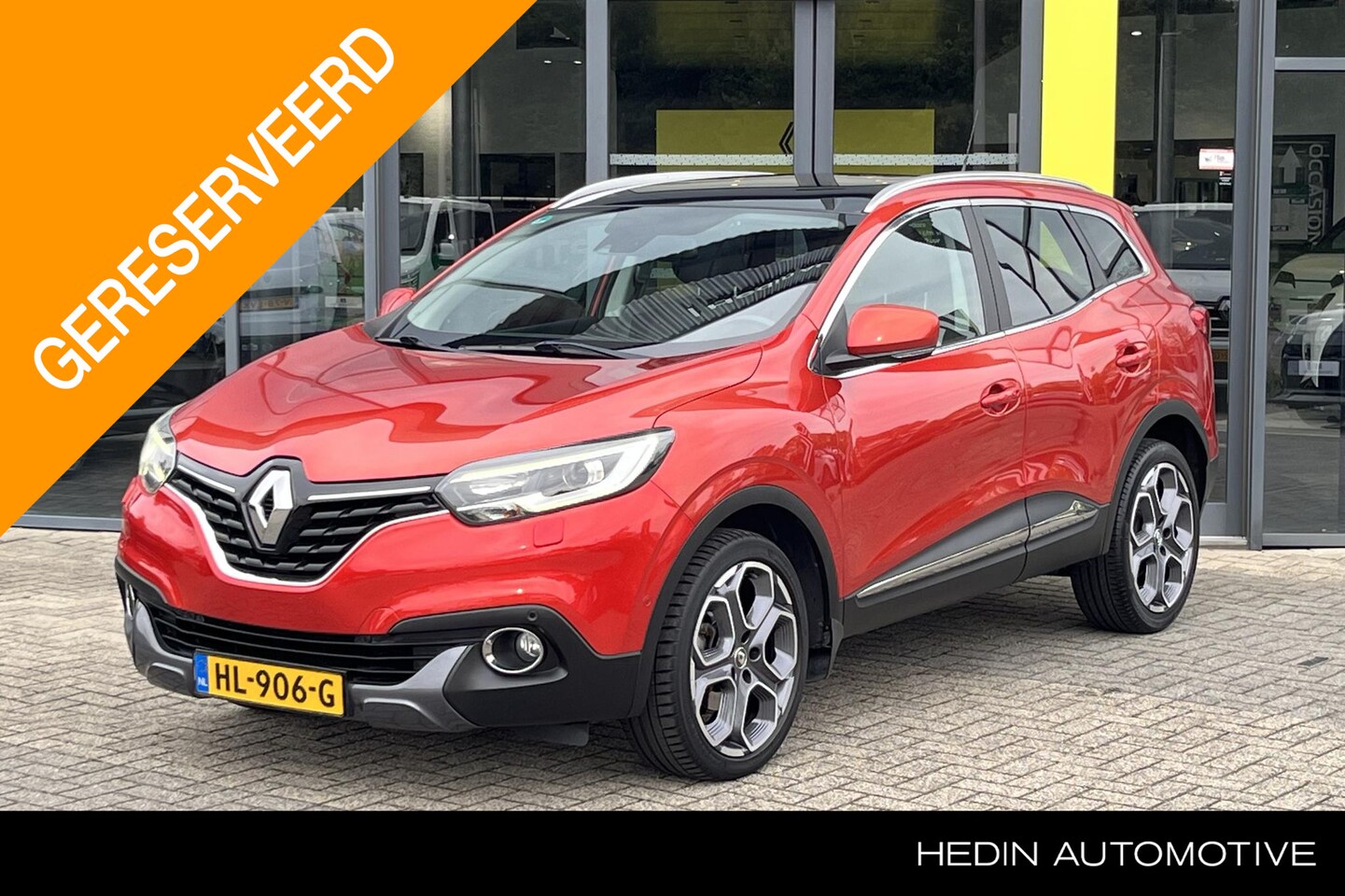 Renault Kadjar - TCe 130pk Intens | Panoramadak | Stoelverwarming voor | Navigatie | Parkeersensoren rondom - AutoWereld.nl