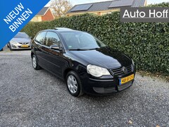 Volkswagen Polo - 1.4-16V Optive | Schuifdak | Airco | Cruise Control | Elekt. Ramen | LMV | Trekhaak | APK