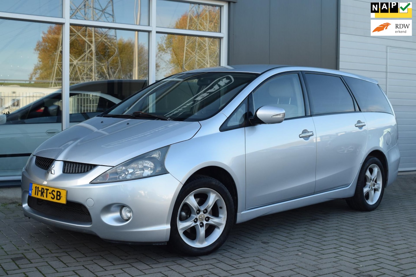 Mitsubishi Grandis - 2.4-16V Intense 6p. | Automaat | Airco | NAP + APK 10-2026 ! - AutoWereld.nl