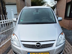Opel Zafira - 1, 8 Essentia