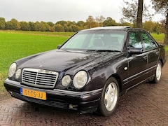 Mercedes-Benz E-klasse - 200 Avantgarde Sedan ( 1e Eigenaar )