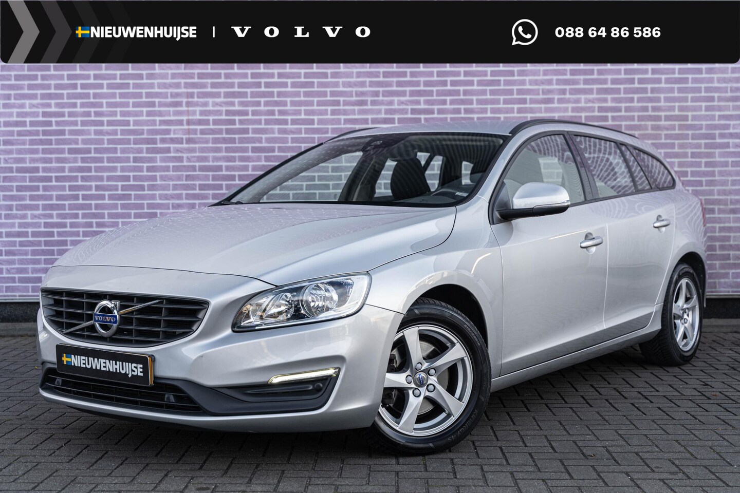 Volvo V60 - 2.0 T3 Momentum | Stoelverwarming | Cruise Control | Parkeer Assist | DAB | Navigatie | - AutoWereld.nl