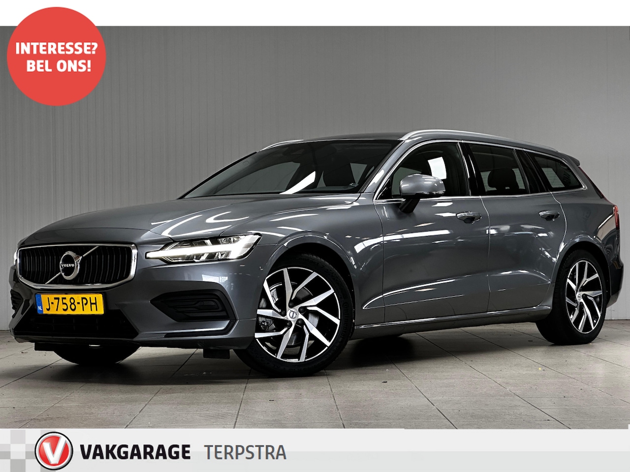 Volvo V60 - 2.0 T4 Momentum Pro /191pk! /AUTOMAAT! /Elek. Trekhaak /LED Koplampen! /Apple + Android /1 - AutoWereld.nl