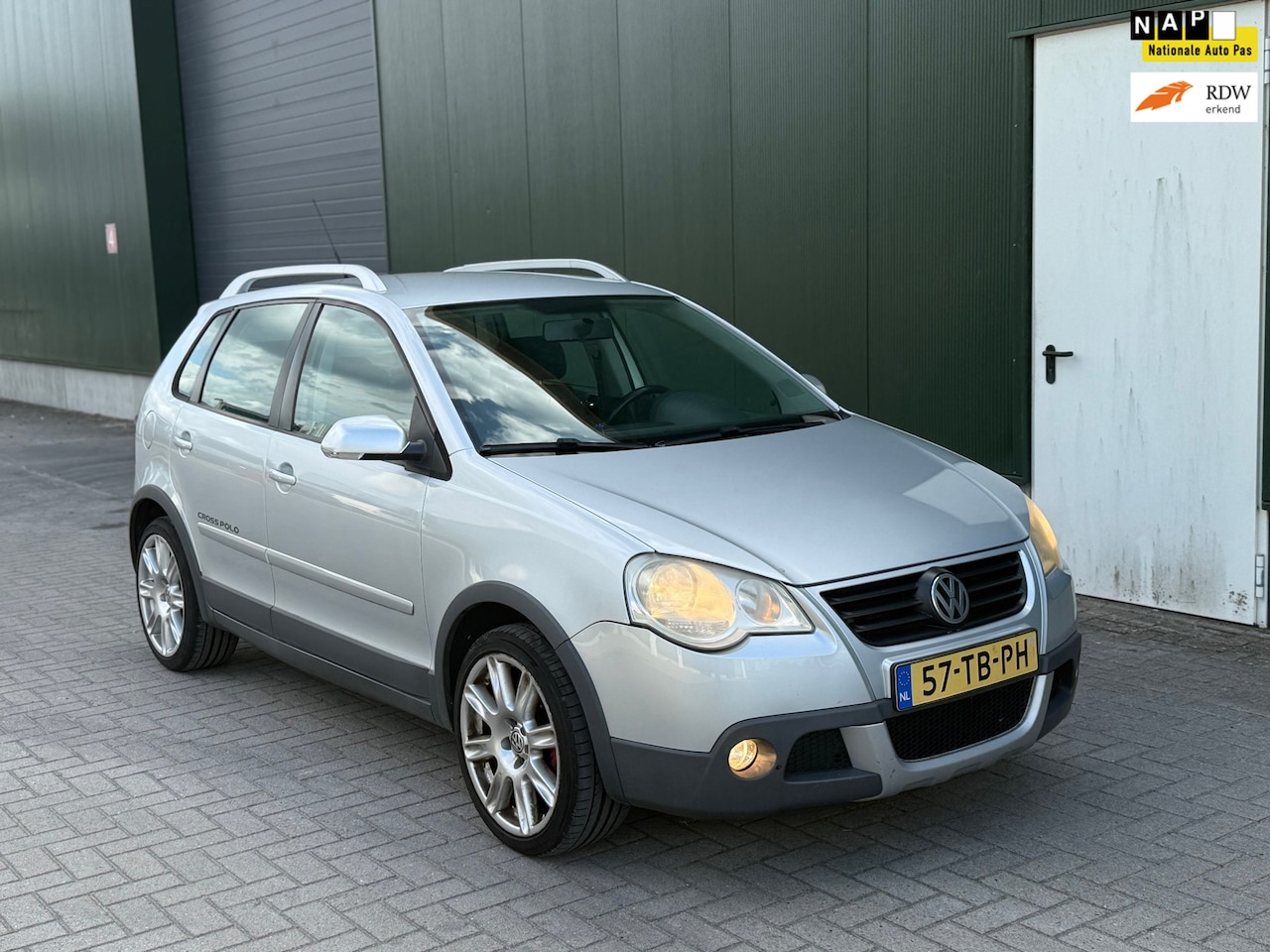 Volkswagen Polo - 1.4-16V CROSS AUTOMAAT | Nieuwe RIEM | NAP | - AutoWereld.nl