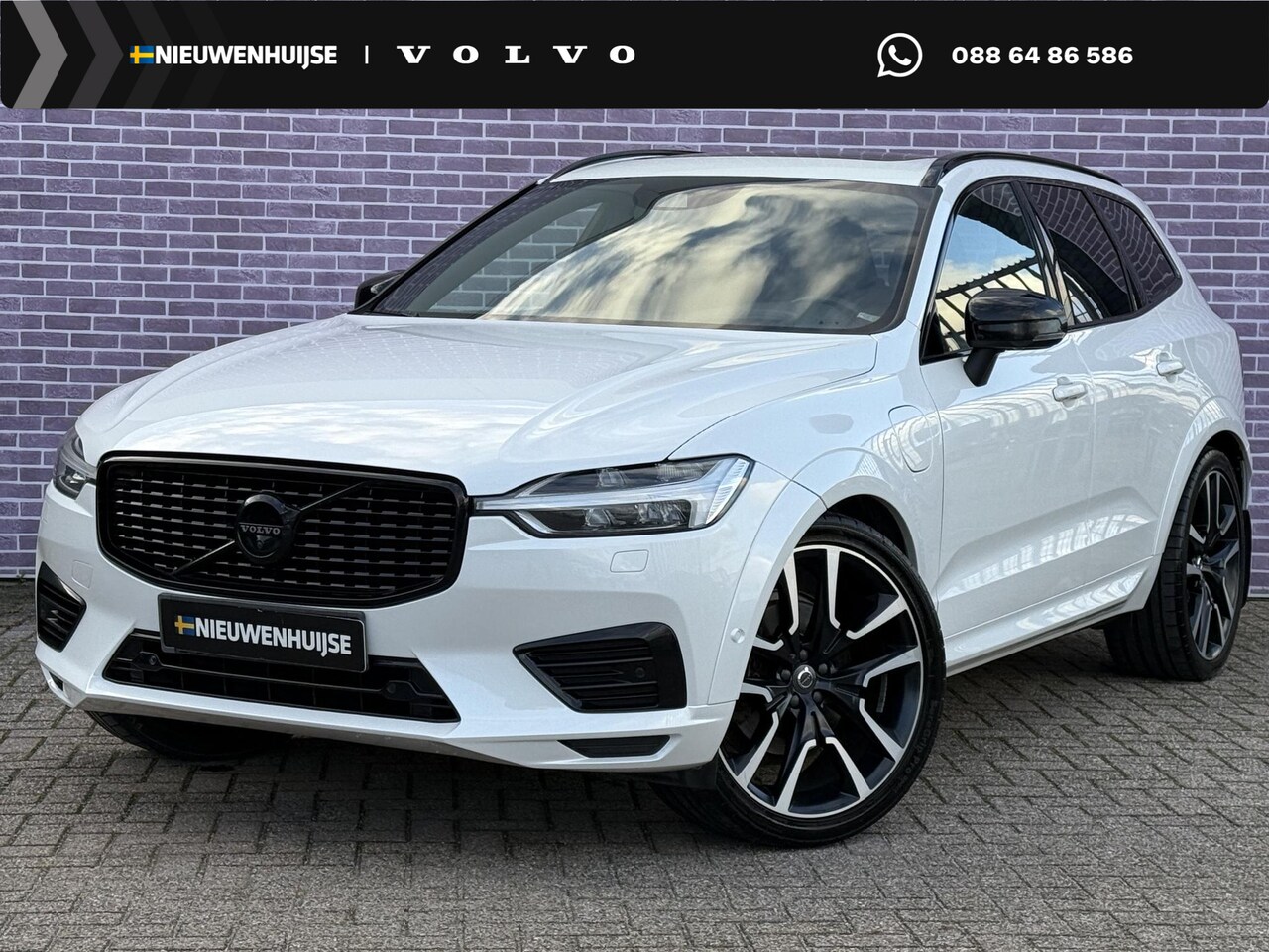 Volvo XC60 - 2.0 T8 Twin Engine AWD R-Design | Sport uitlaat | Trekhaak | Luchtvering | Bowers & Wilkin - AutoWereld.nl