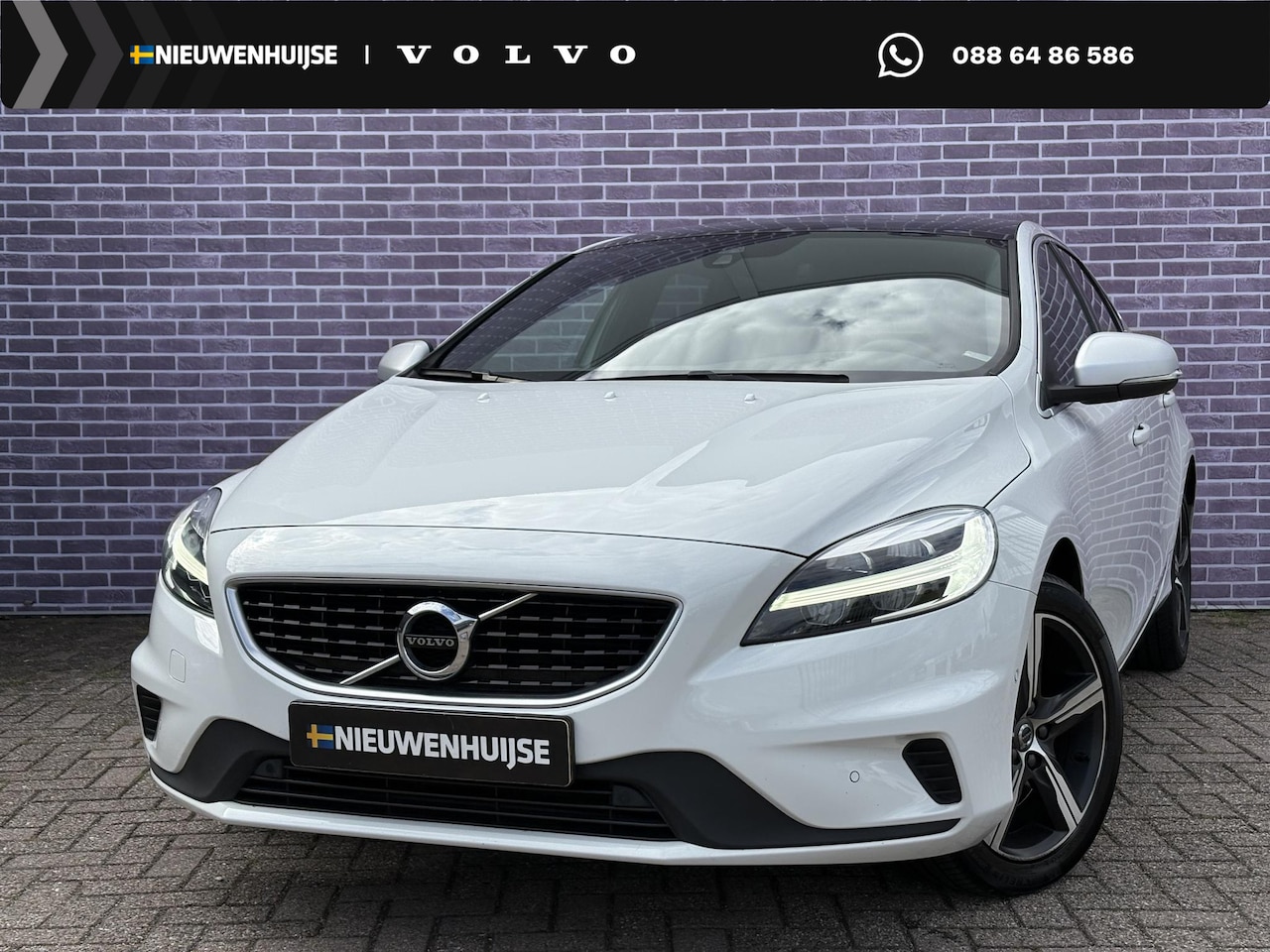 Volvo V40 - 1.5 T3 Polar+ Sport | DAB | Panoramadak | Stoelverwarming | Parkeersensoren V+A | Parkeerc - AutoWereld.nl