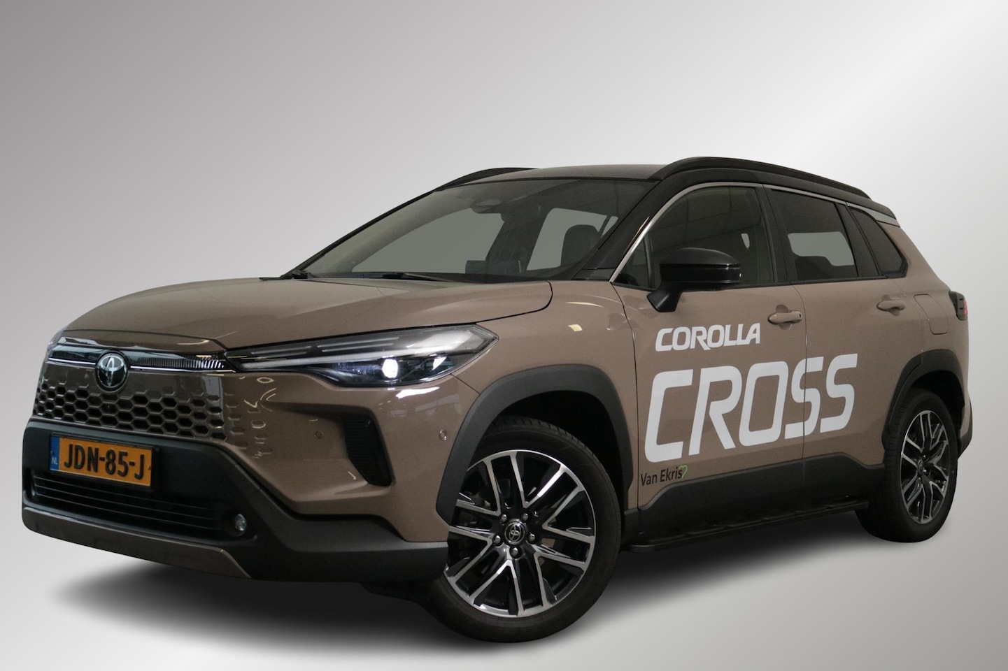 Toyota Corolla Cross - Hybrid 180 Executive Hybrid 180 Executive, Facelift, Blind Spot, Parkeersensoren, Leder, Treeplanken - AutoWereld.nl