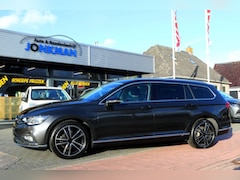 Volkswagen Passat - 1.5 TSI HIGHLINE, trekhaak, JAAR BOVAG GARANTIE