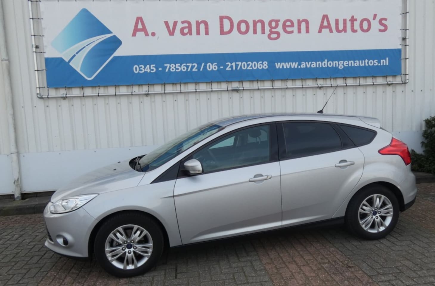 Ford Focus - 1.6 TI-VCT Titanium 1.6 TI-VCT TITANIUM,Navi,PDC,Bltooth,Voorruitverw - AutoWereld.nl
