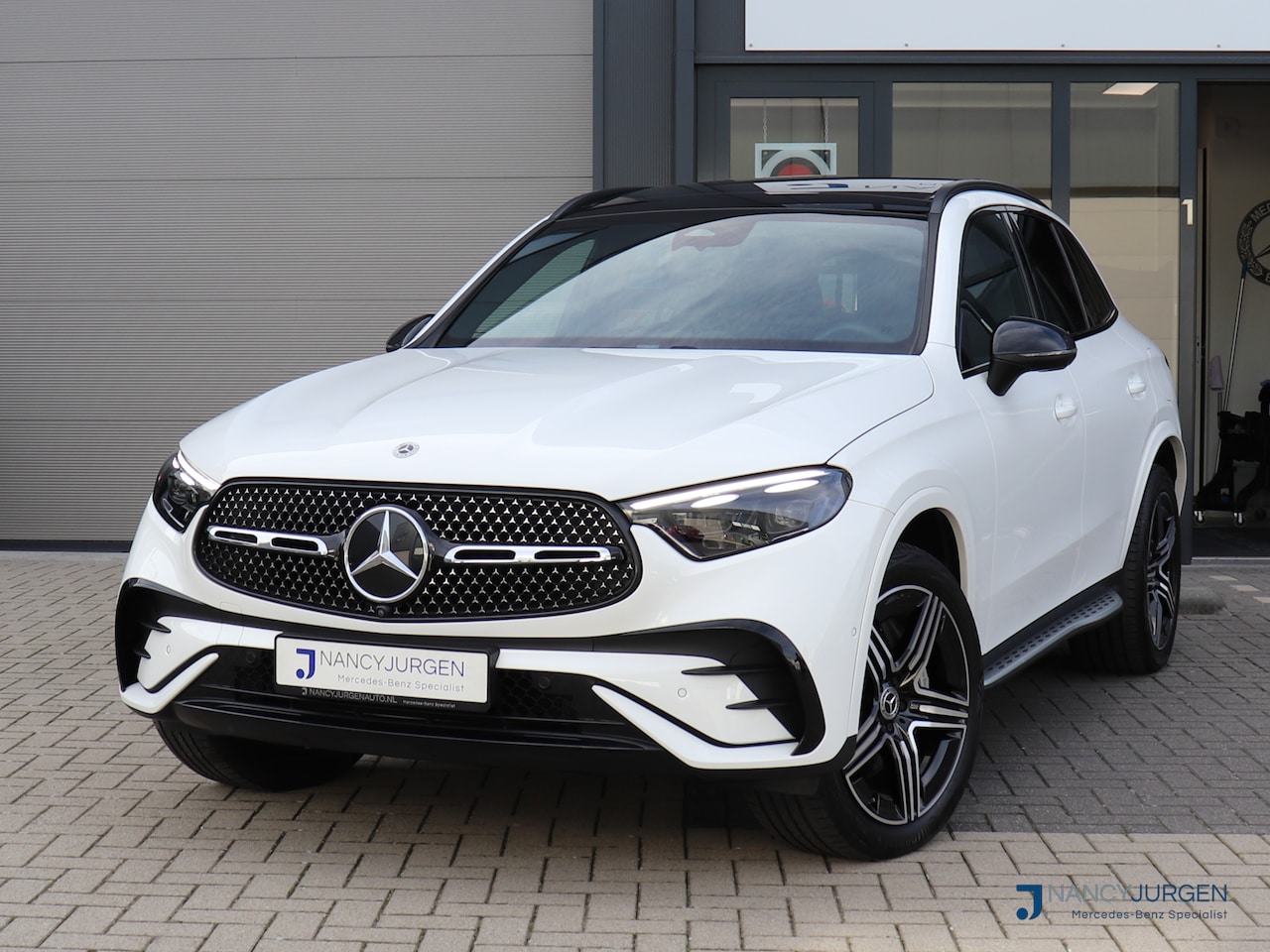 Mercedes-Benz GLC-klasse - 300e 4M| AMG | Actieve Distronic | MBUX High End | Elektr. Panoramadak | Night Pakket | Wi - AutoWereld.nl