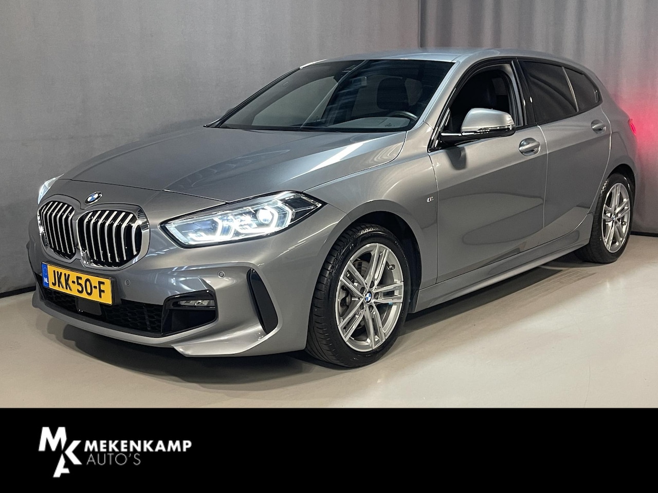 BMW 1-serie - 118i M Sport 17"/Sportstoelen/Sfeerverlichting/LED/Stoelverwarming/PDC v+a/Apple Carplay & - AutoWereld.nl