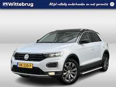 Volkswagen T-Roc - 1.5 TSI Sport / Digitaal dashboard / Pano / Leder / Parkeersensoren V+A / Navigatie / Trek