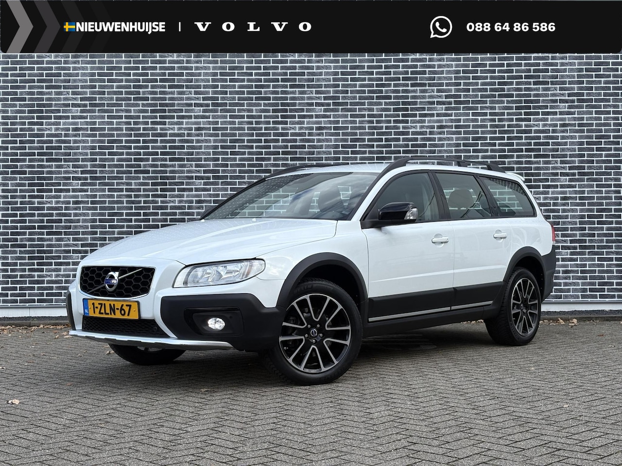Volvo XC70 - T5 Aut. FWD Dynamic Edition | Leder | Trekhaak | Stoelverwarming | All Seasonbanden | Verw - AutoWereld.nl