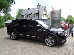Volkswagen Tiguan Allspace - 1.5 TSI HL Bus R-Line 7 Zit Vol optie 1e eig
