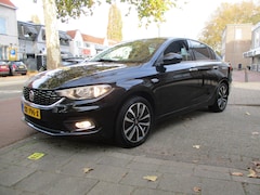 Fiat Tipo - 1.4 16V Lounge 4-drs / AIRCO / NAVI / TREKHAAK / NW-STAAT / 116dkm