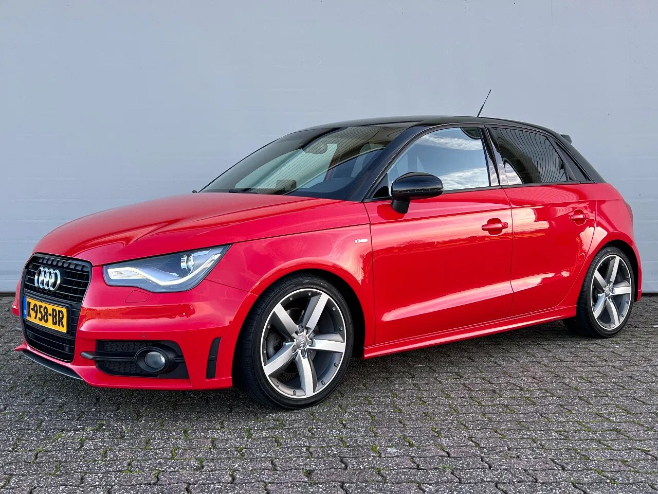 Audi A1 - 1.4 TFSI 122PK DSG | S-Line | Xenon | Clima | Navi - AutoWereld.nl