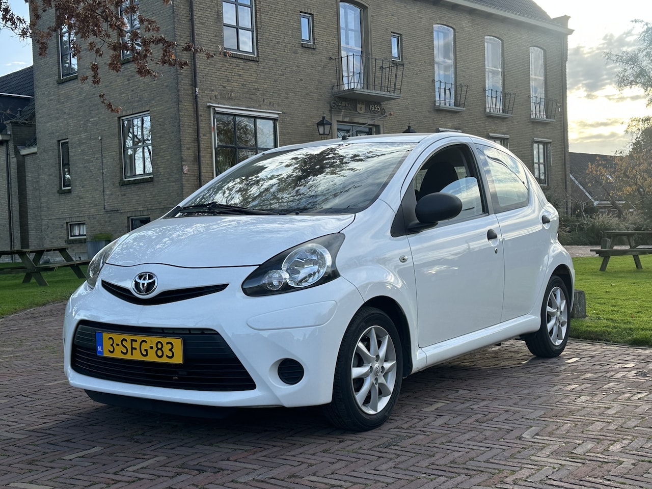 Toyota Aygo - 1.0 VVT-i Now Boekjes compl * NL auto - AutoWereld.nl